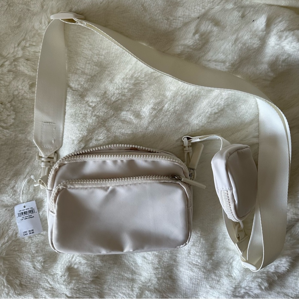 american eagle | NWT white nylon fanny pack/crossbody belt bag